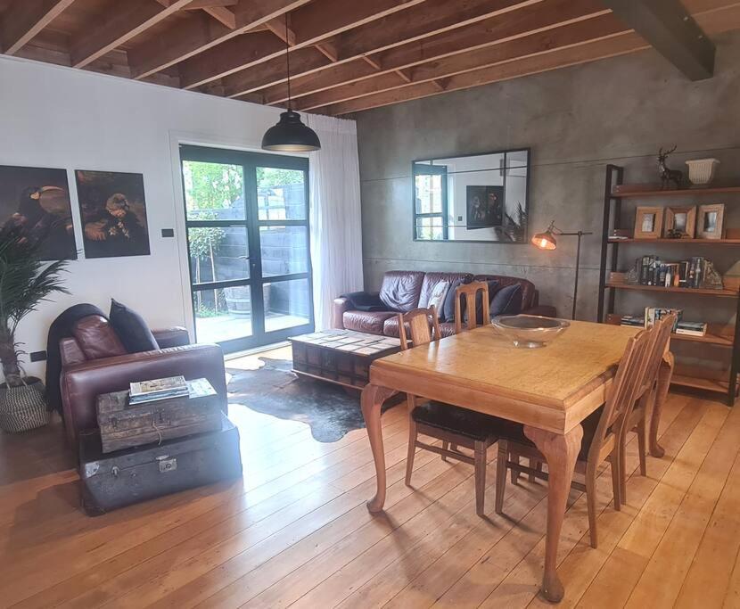 Apartment 3 - Haddin Court - Industrial Glam 布伦海姆 外观 照片