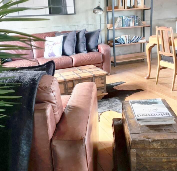 Apartment 3 - Haddin Court - Industrial Glam 布伦海姆 外观 照片