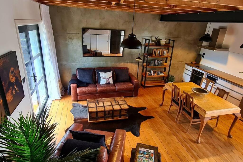 Apartment 3 - Haddin Court - Industrial Glam 布伦海姆 外观 照片