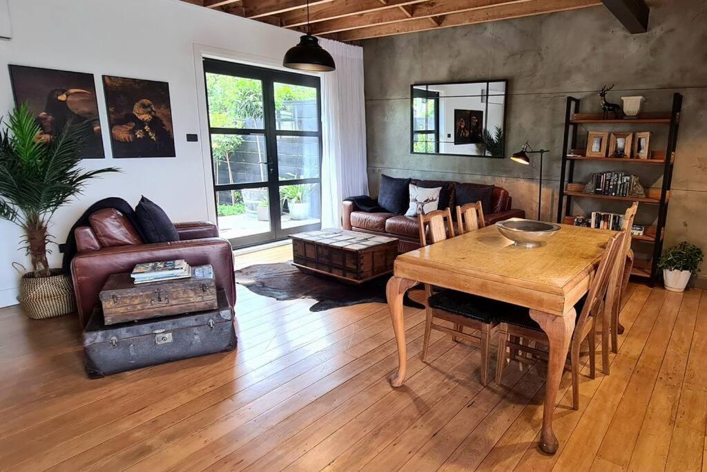 Apartment 3 - Haddin Court - Industrial Glam 布伦海姆 外观 照片